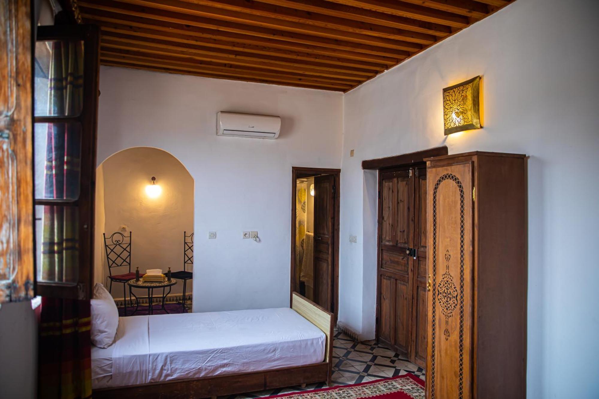 Hotel Dar Fez Arinas Esterno foto